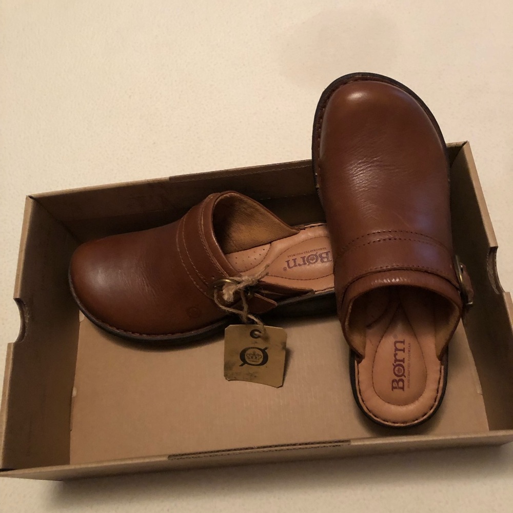 Born women’s size 6 USA